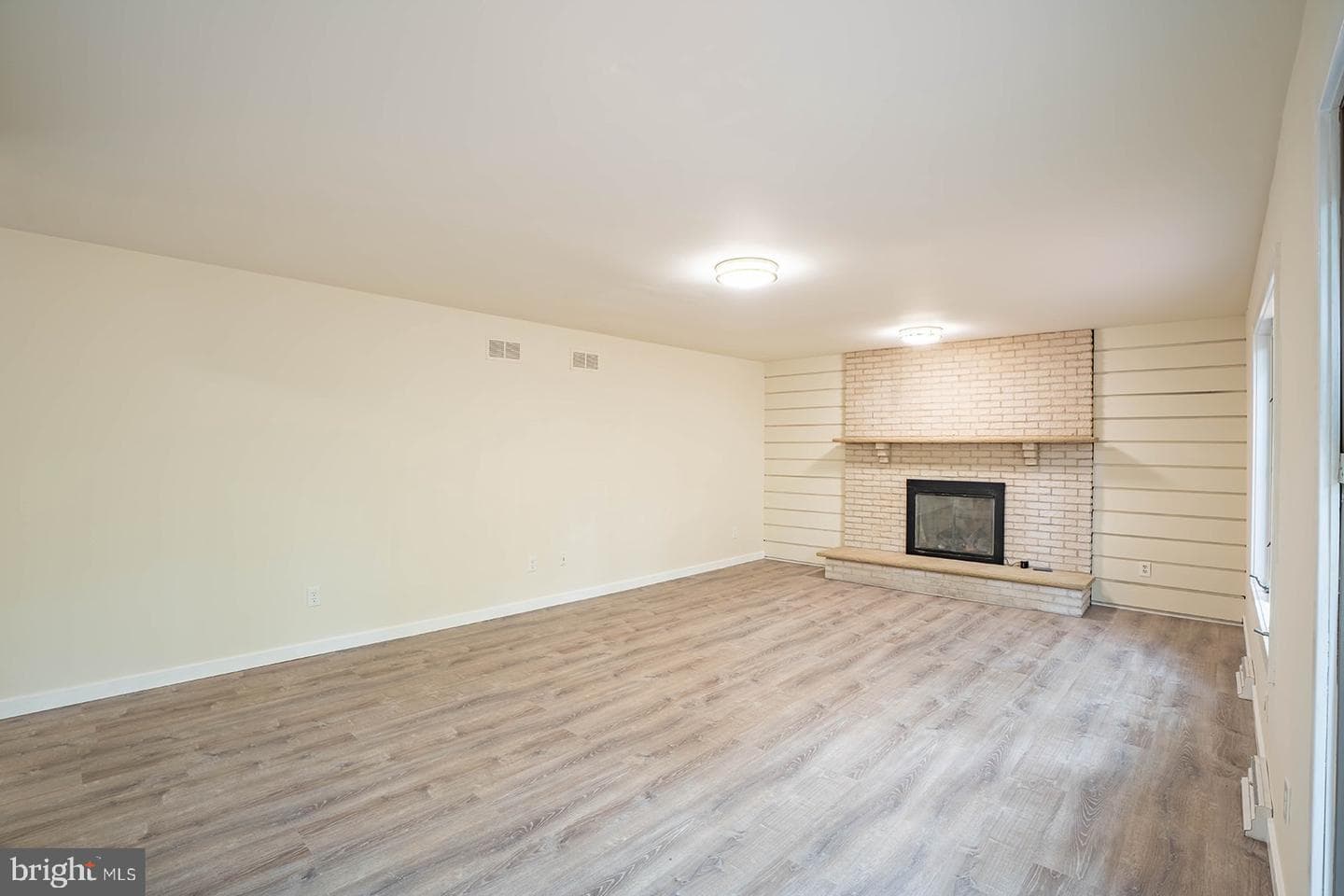 491 Kings Road photo 25