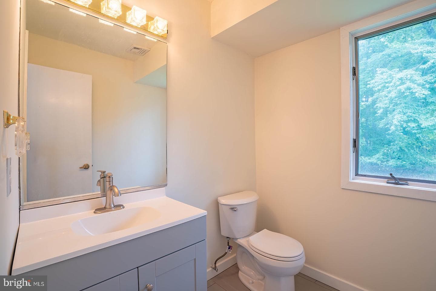 491 Kings Road photo 29