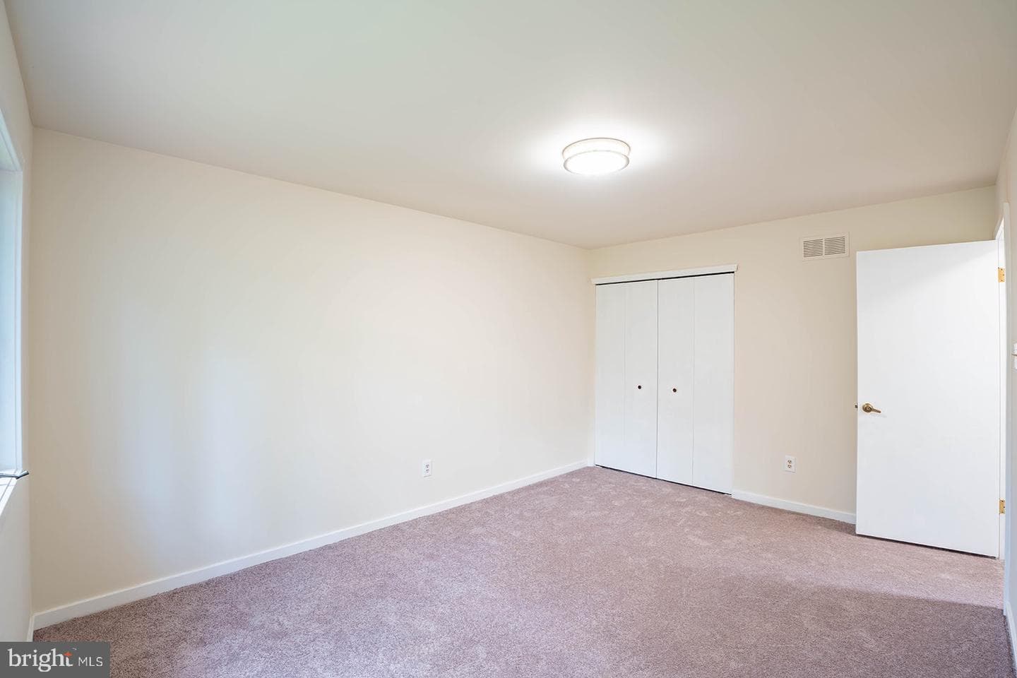 491 Kings Road photo 33
