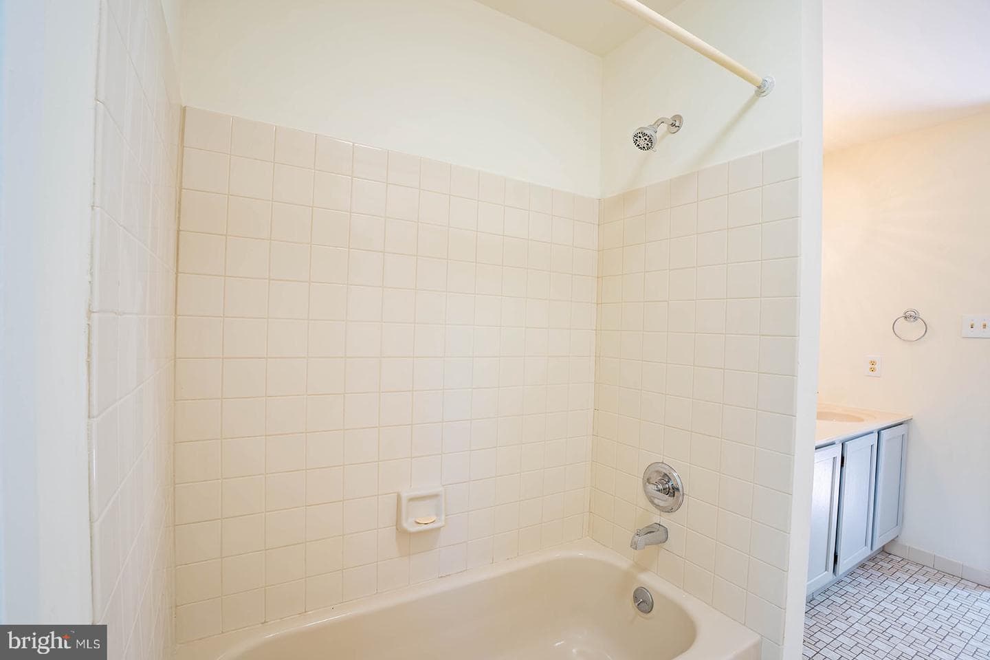 491 Kings Road photo 39