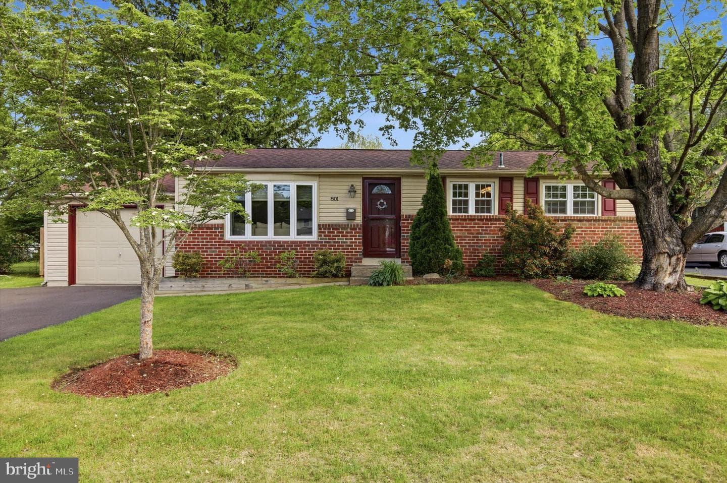 801 Valley Road photo 1