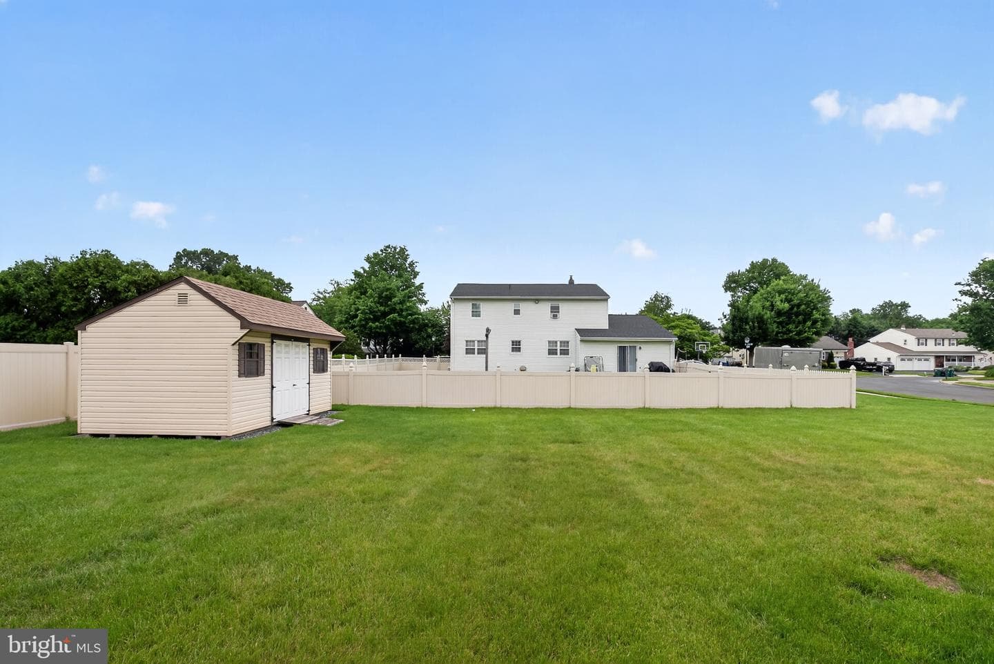95 Taylor Drive photo 28