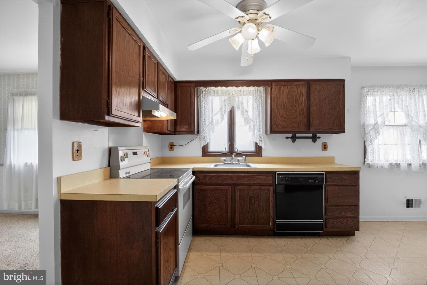 95 Taylor Drive photo 9