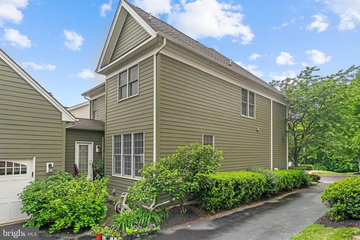 247 Cambridge Place photo 32
