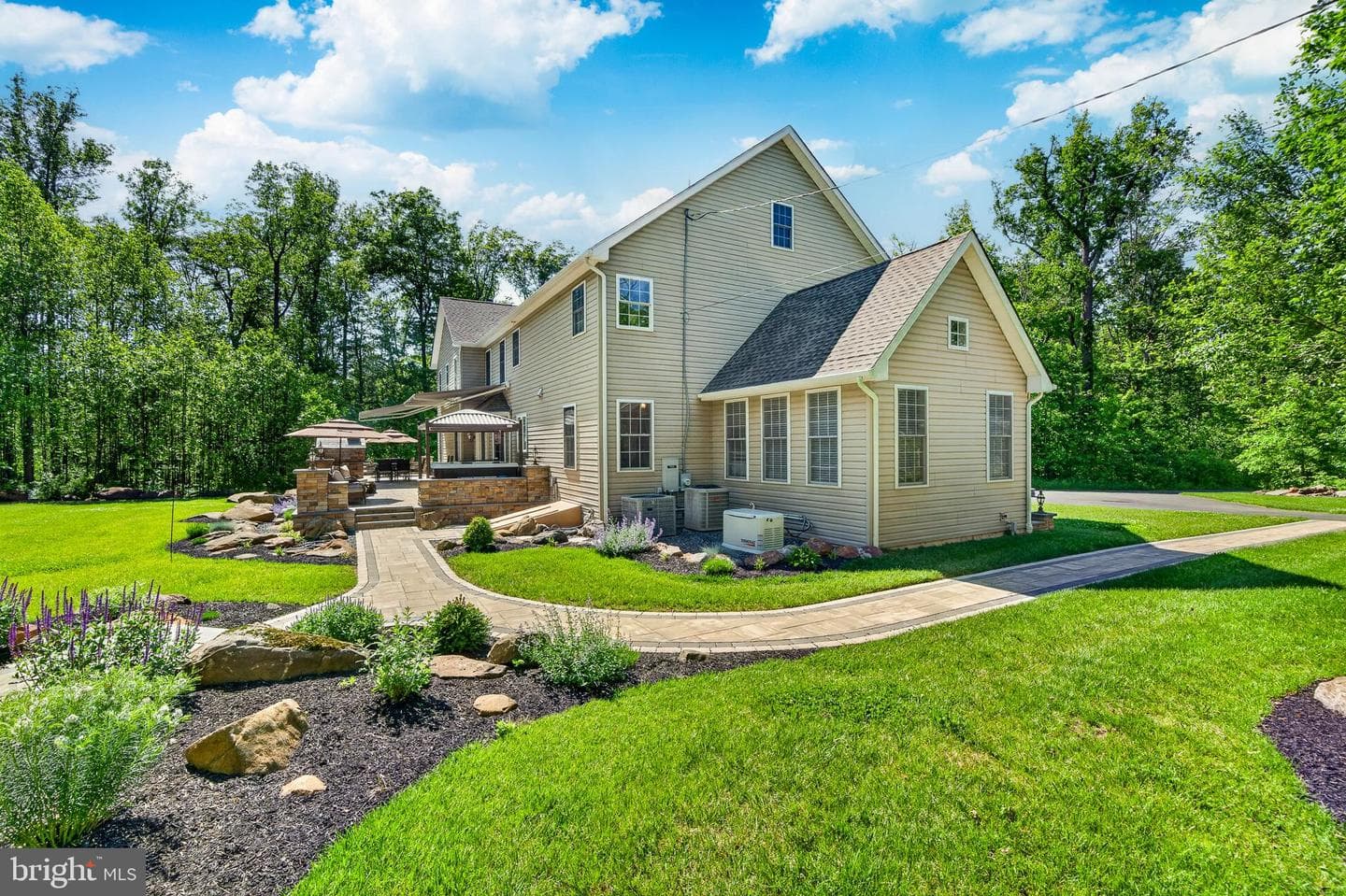675 Rock Hill Road photo 3