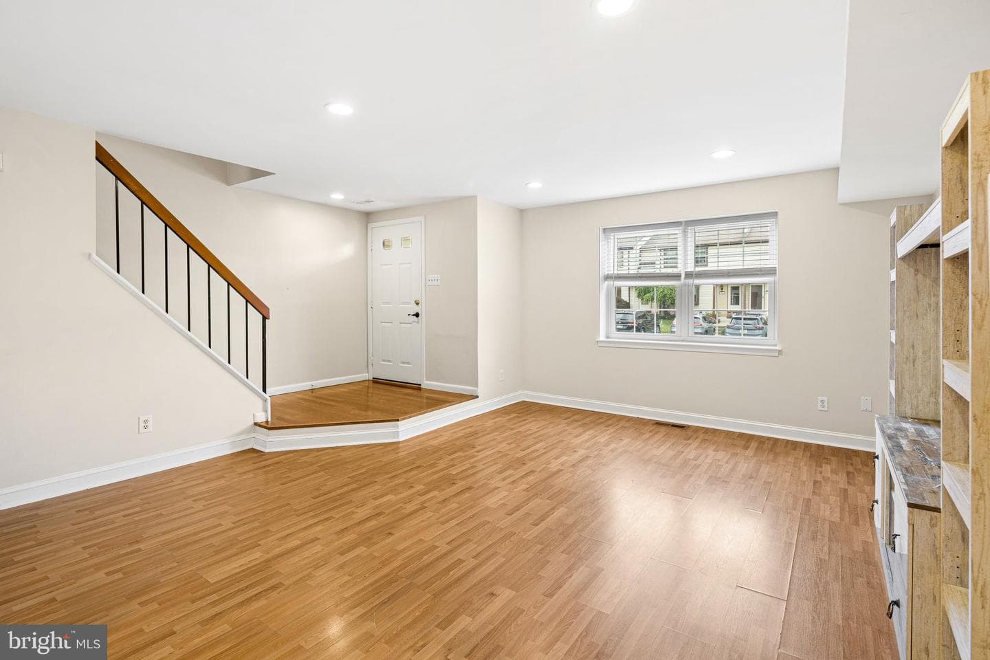 1485 Tarleton Place photo 3