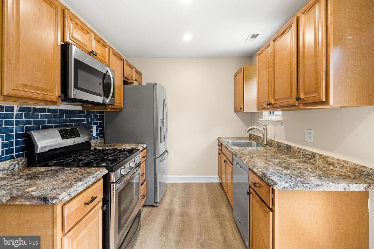 1485 Tarleton Place photo 9