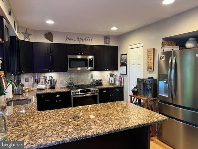 339 Ivanhoe Court photo 15
