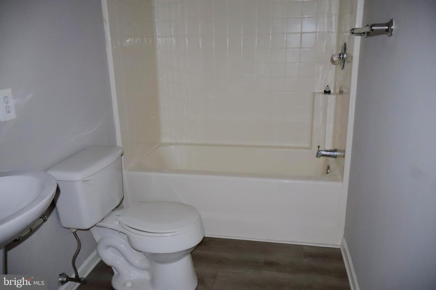229 Suffolk Road photo 33