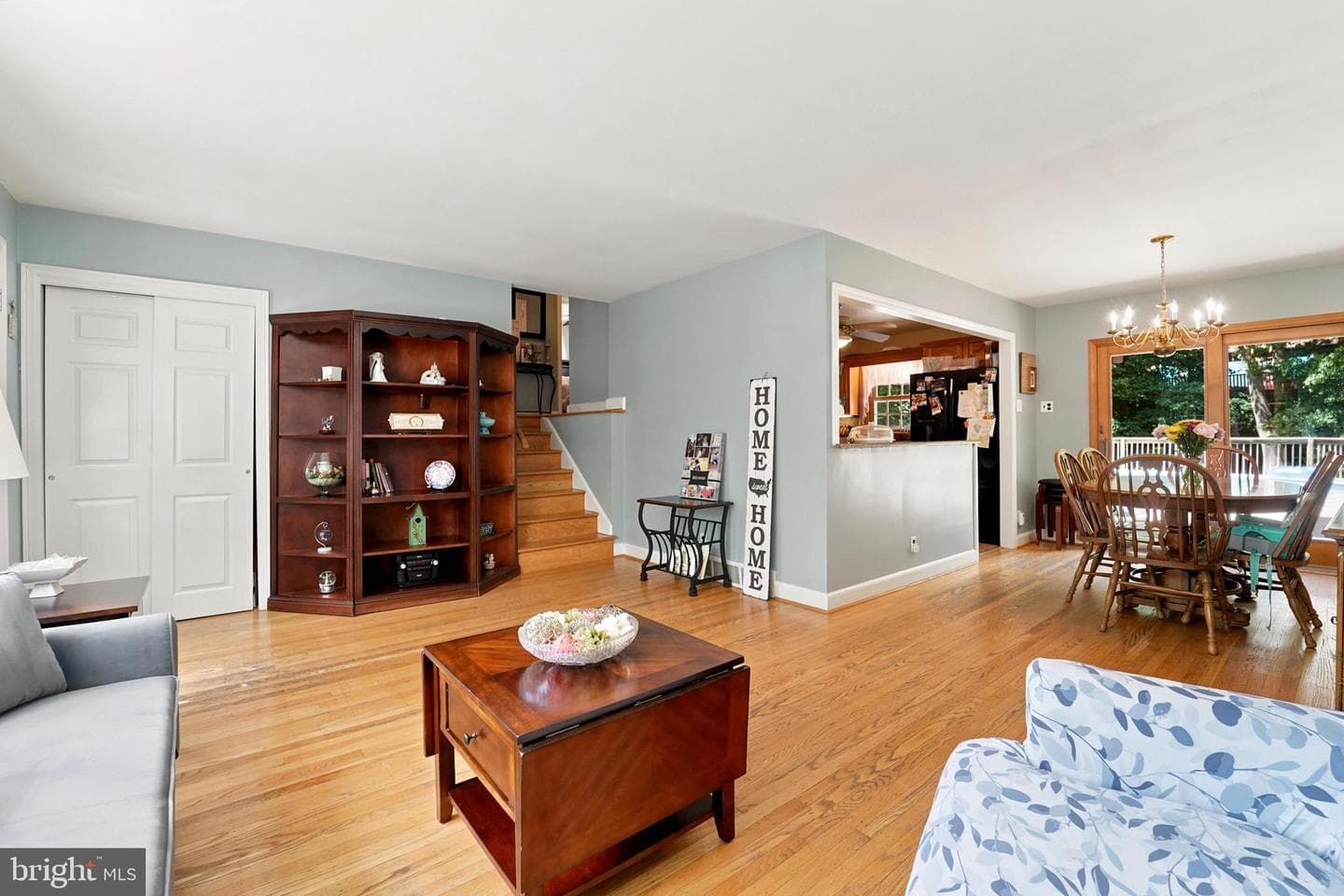 902 Carlin Drive photo 3
