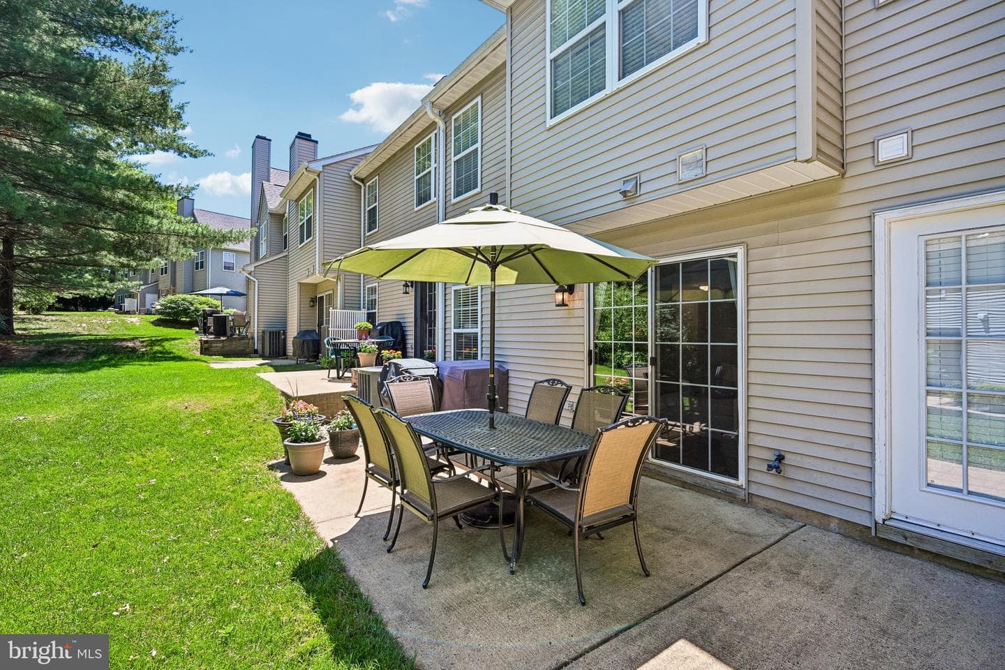 184 Victoria Court photo 26