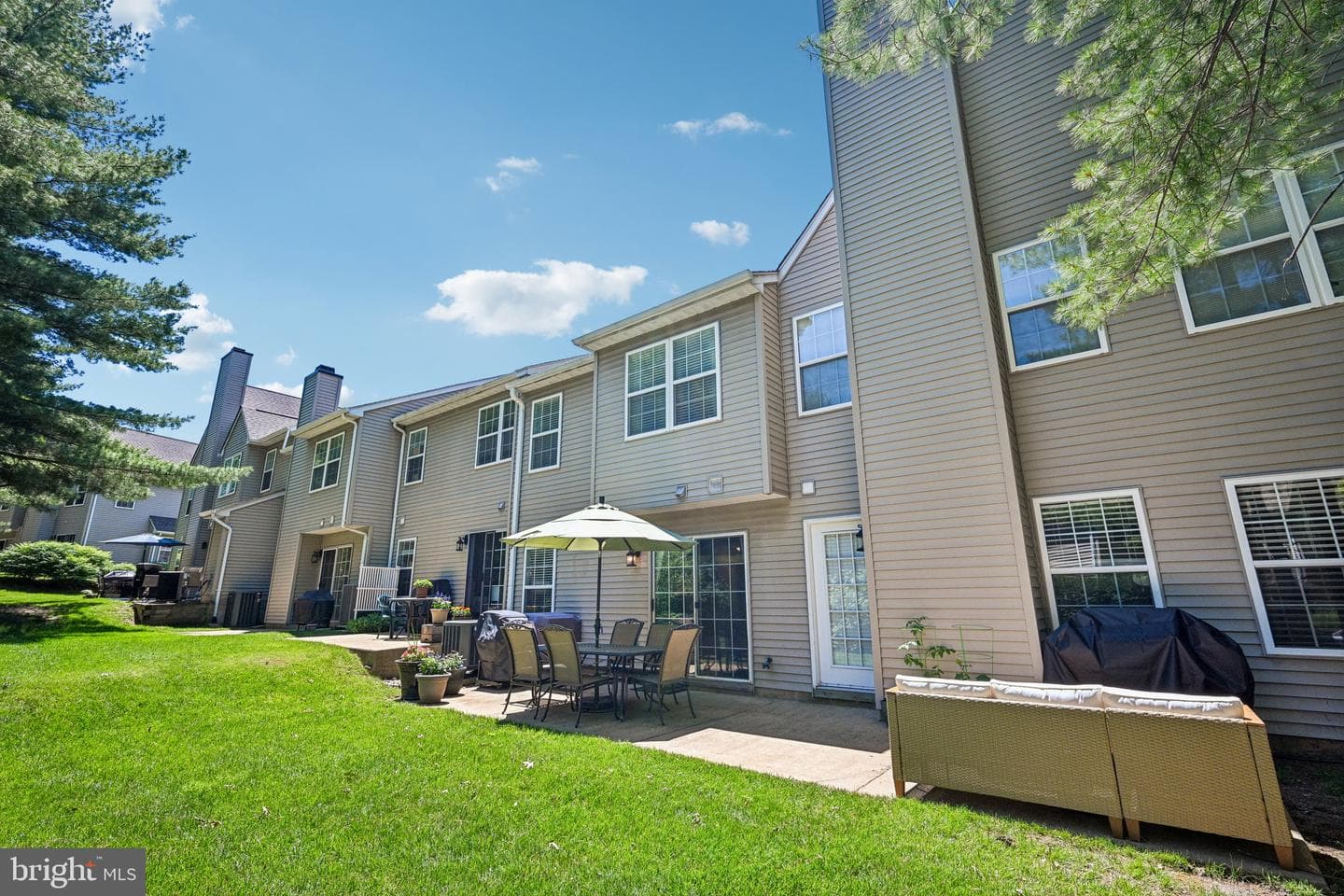 184 Victoria Court photo 27