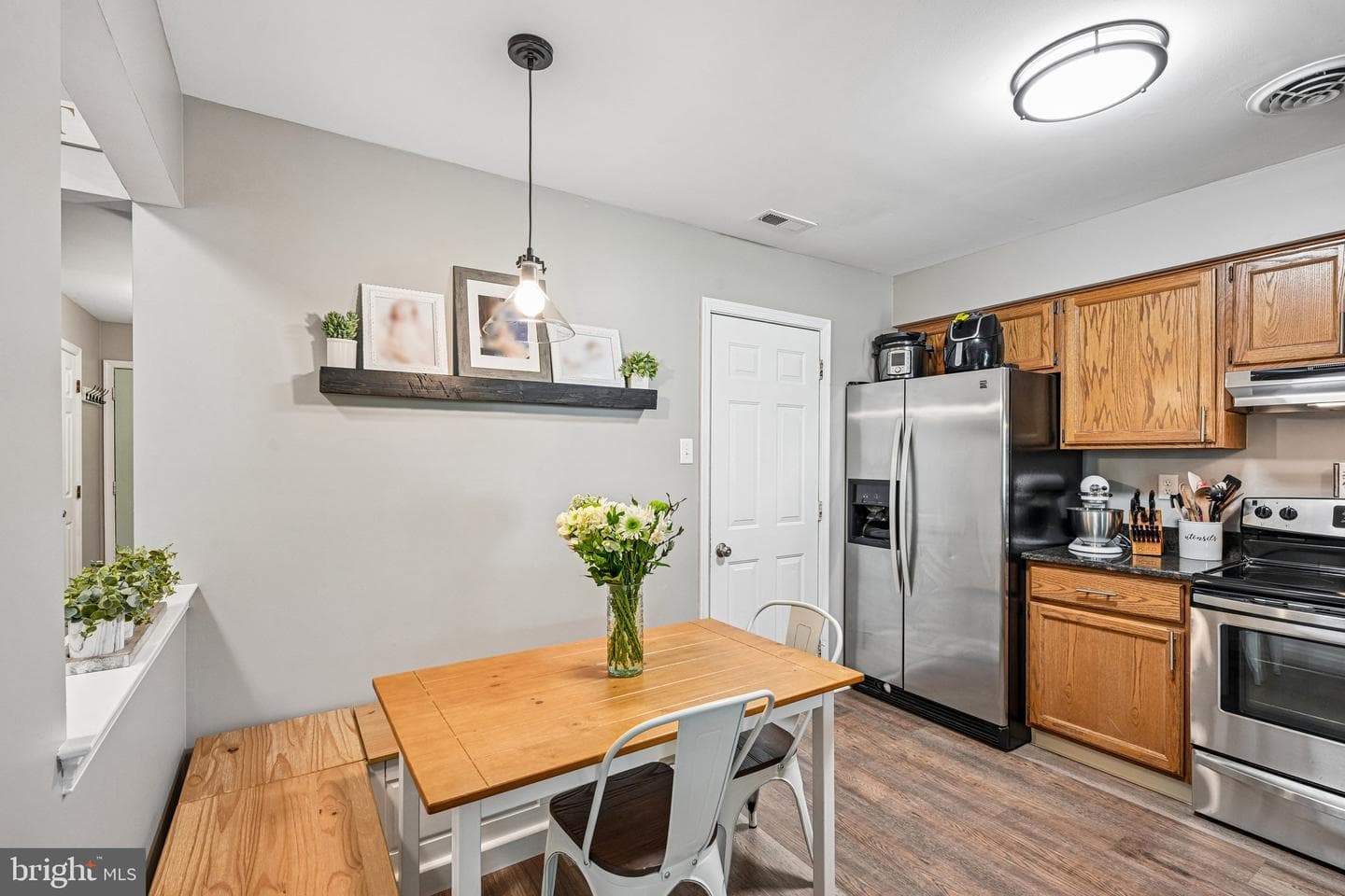 184 Victoria Court photo 8