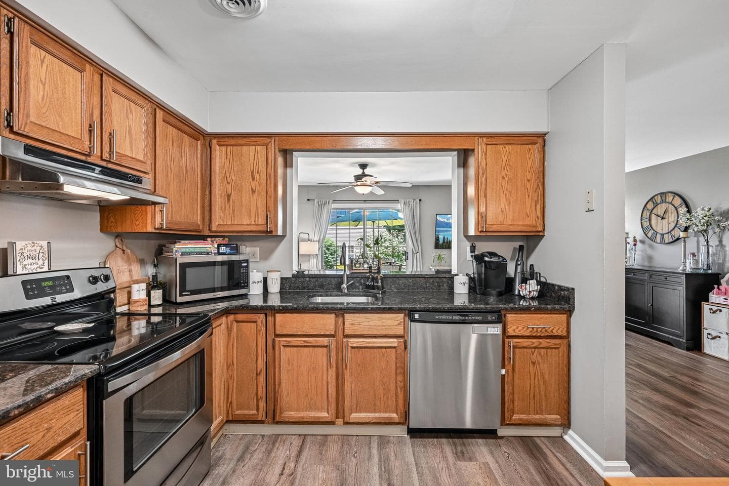 184 Victoria Court photo 9