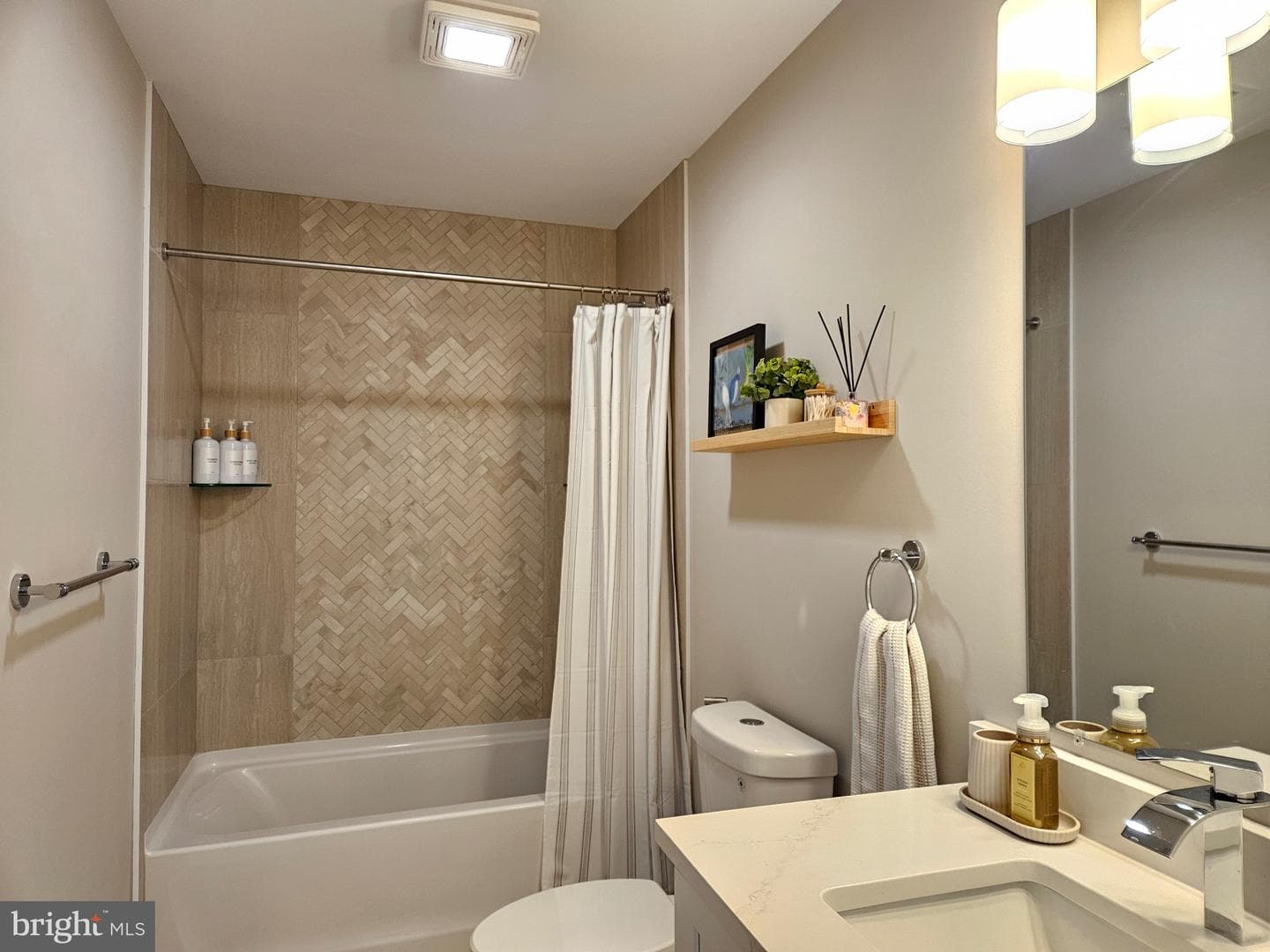 829 Third Avenue photo 22
