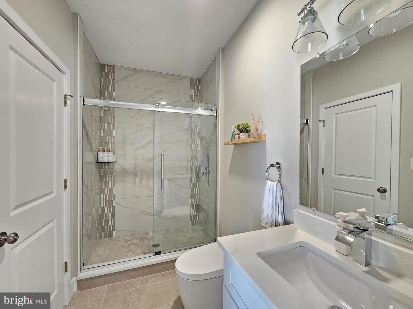 829 Third Avenue photo 28