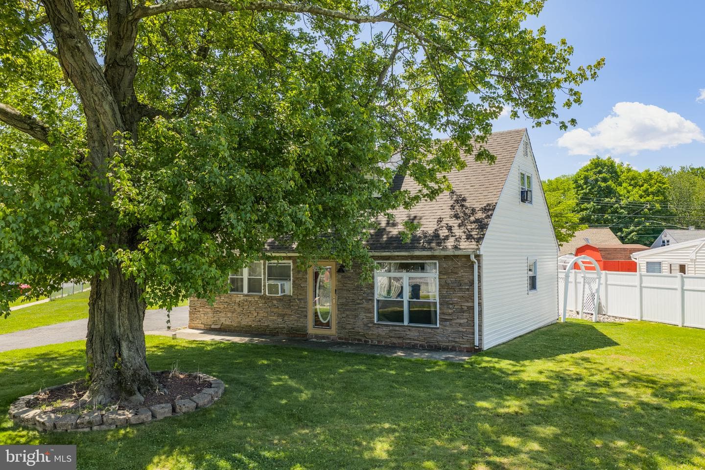 587 Arbor Road photo 12