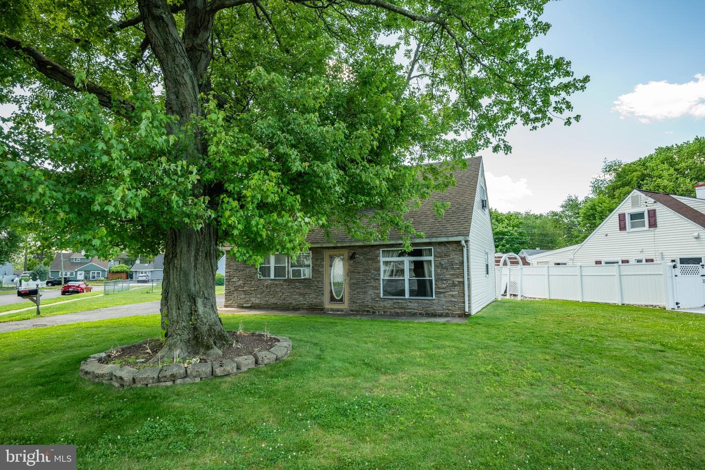 587 Arbor Road photo 5