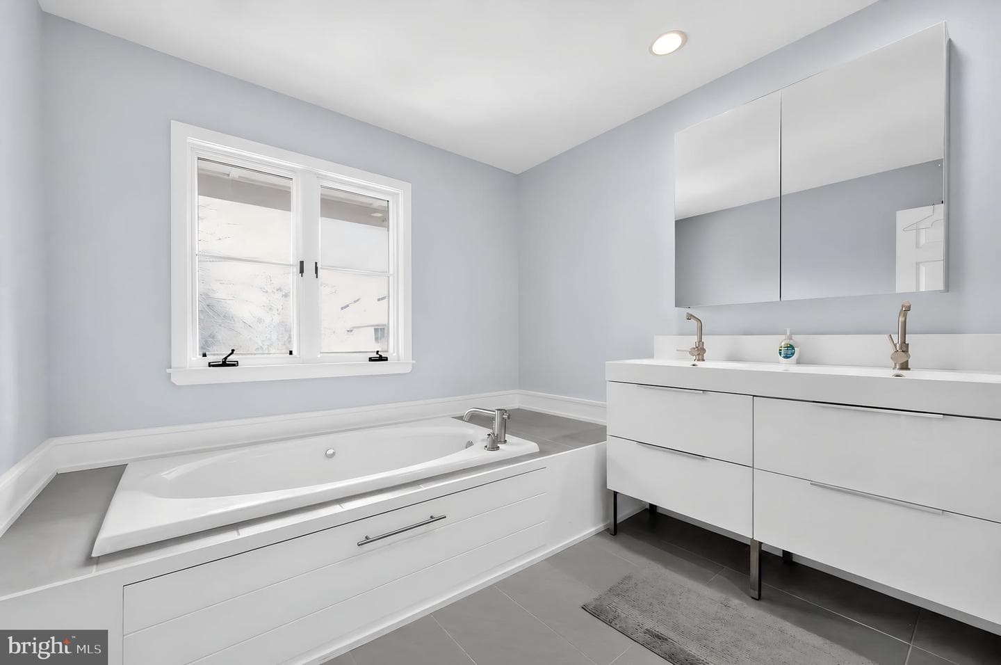 35 Sutphin Pines photo 19