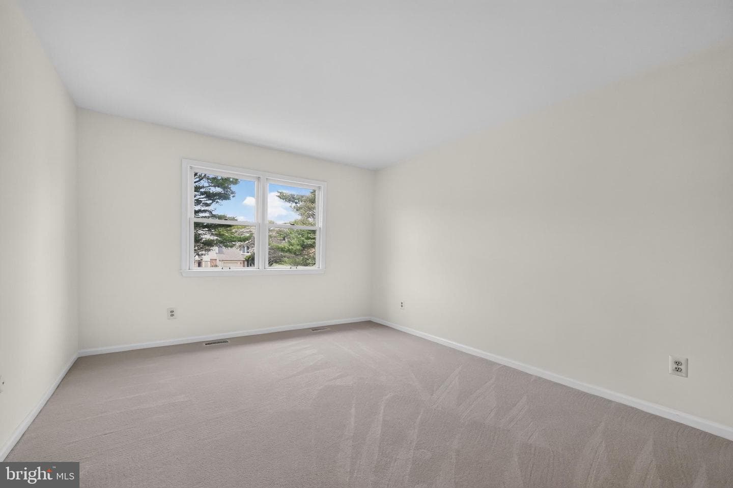 35 Sutphin Pines photo 22