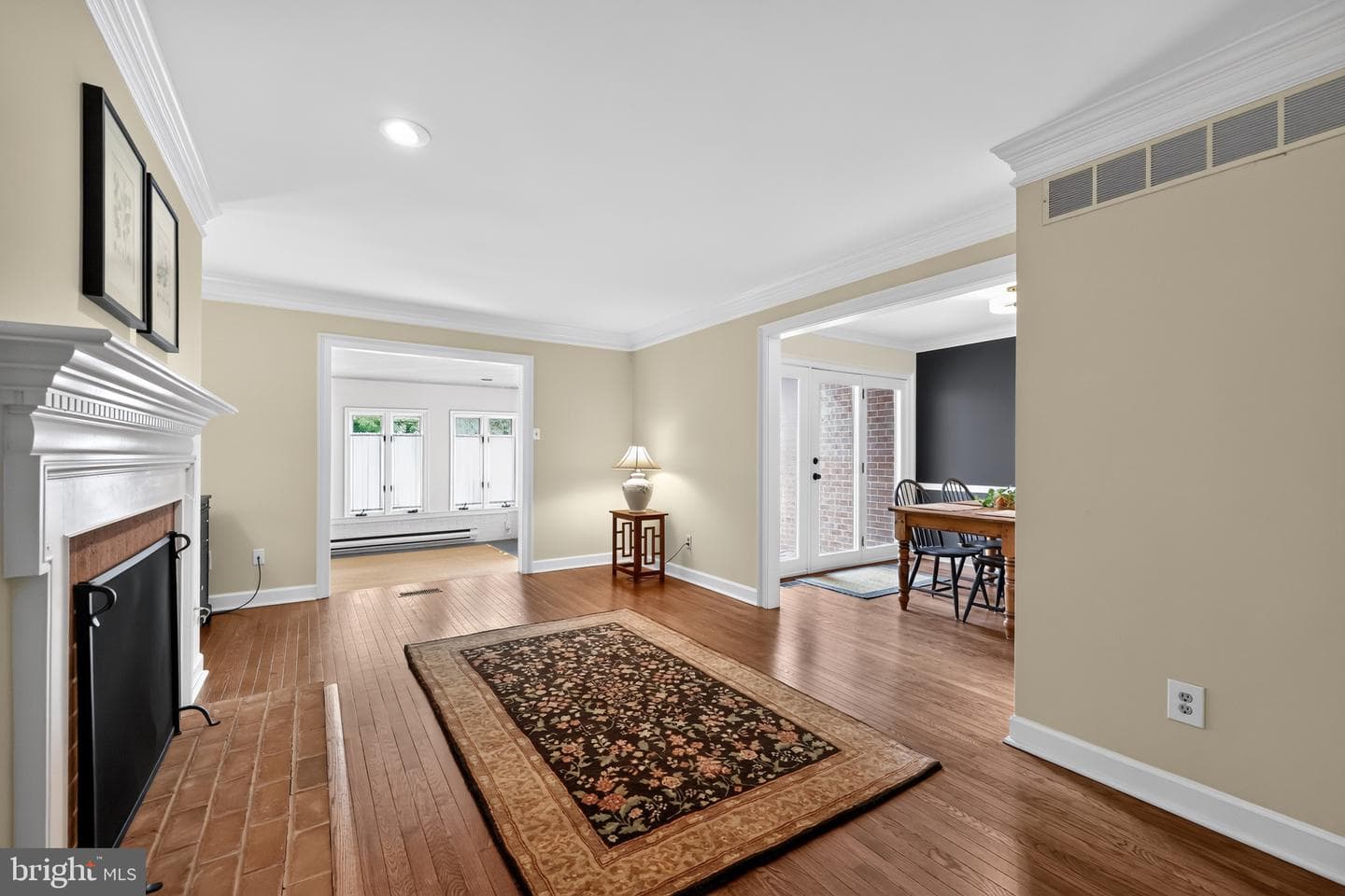 35 Sutphin Pines photo 8
