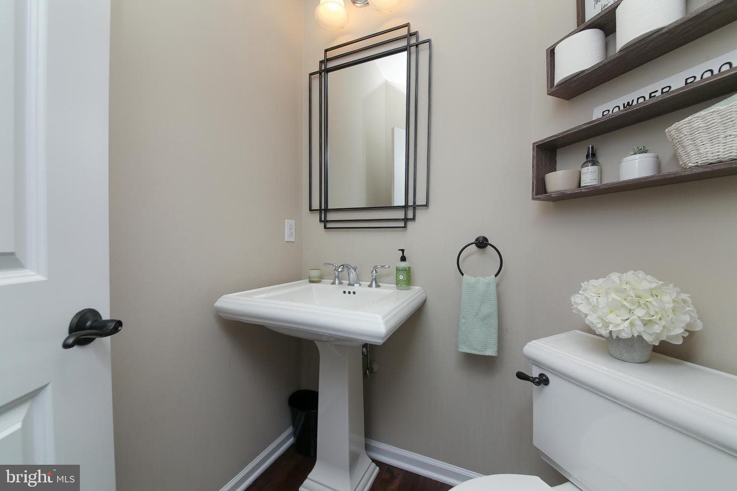 1101 Berthas Way photo 15