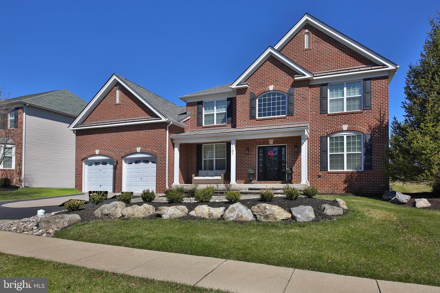 1101 Berthas Way photo 2