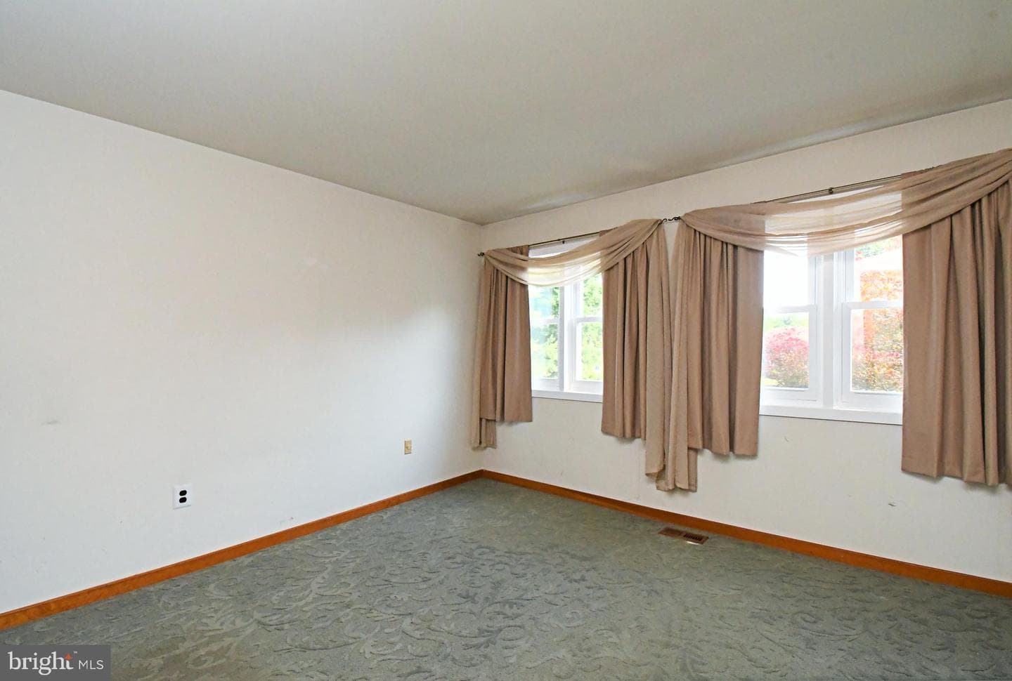 1601 Clark Drive photo 34