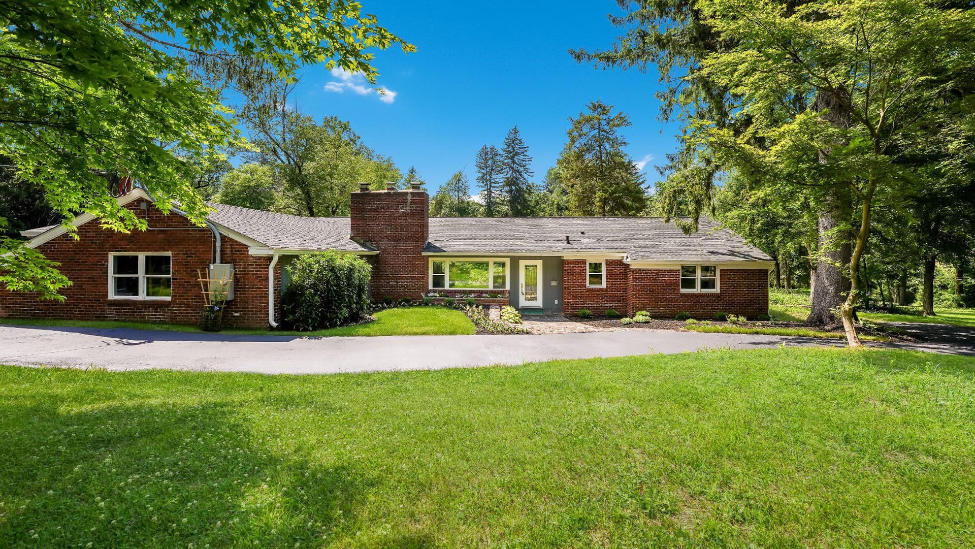 6795 Chapel Road, New Hope