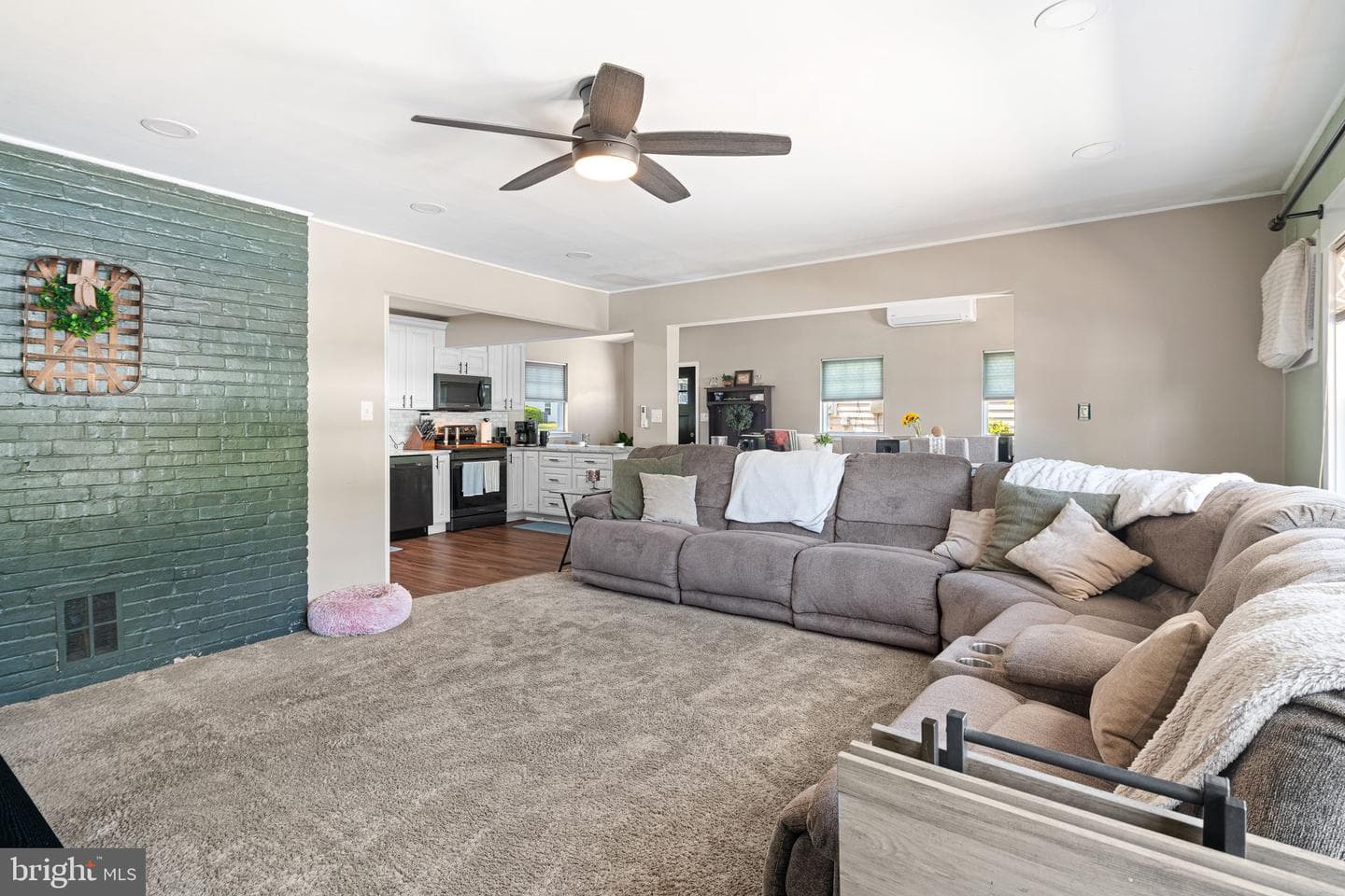 360 Holly Drive photo 12