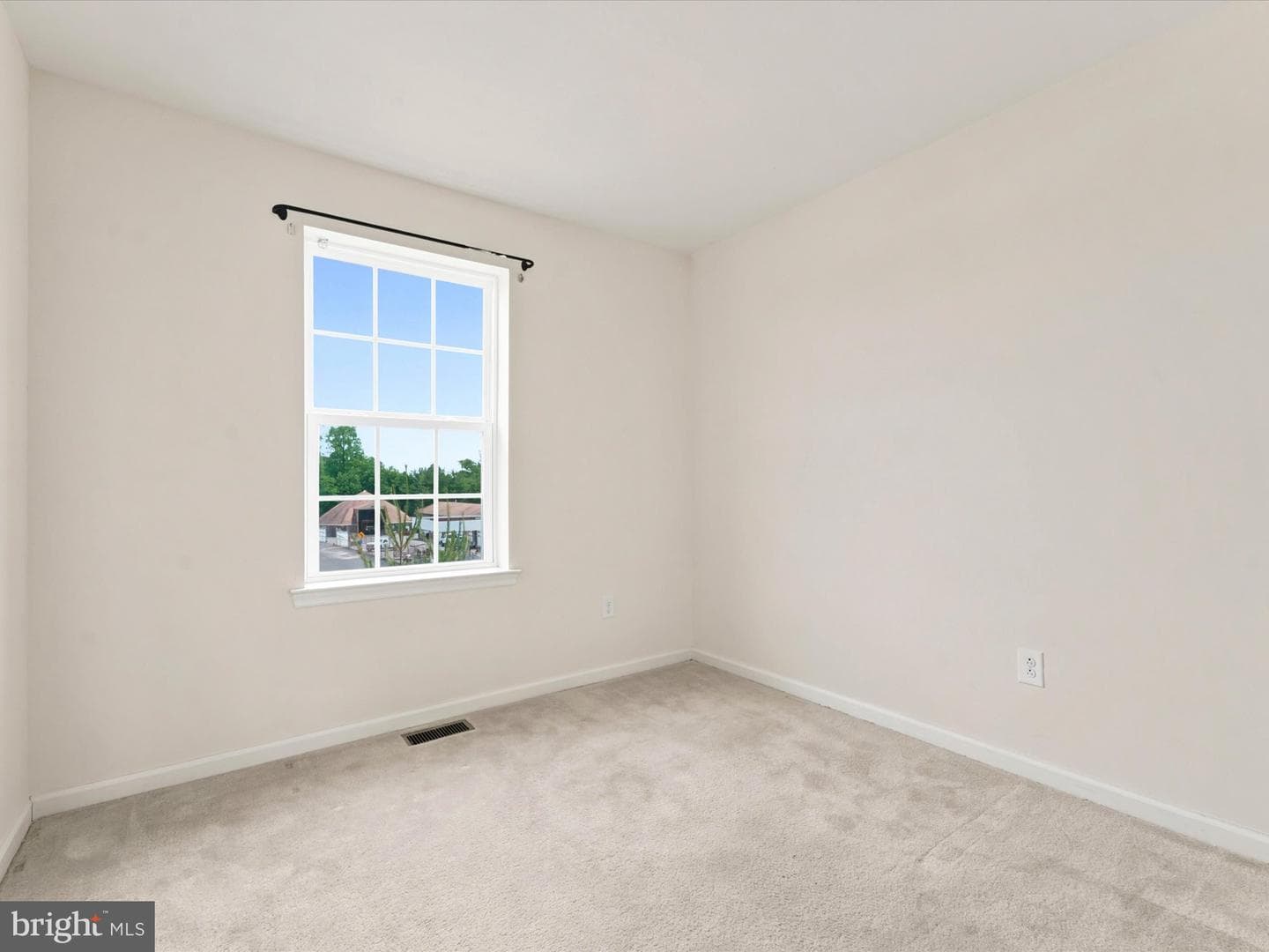 145 Mercer Court photo 10