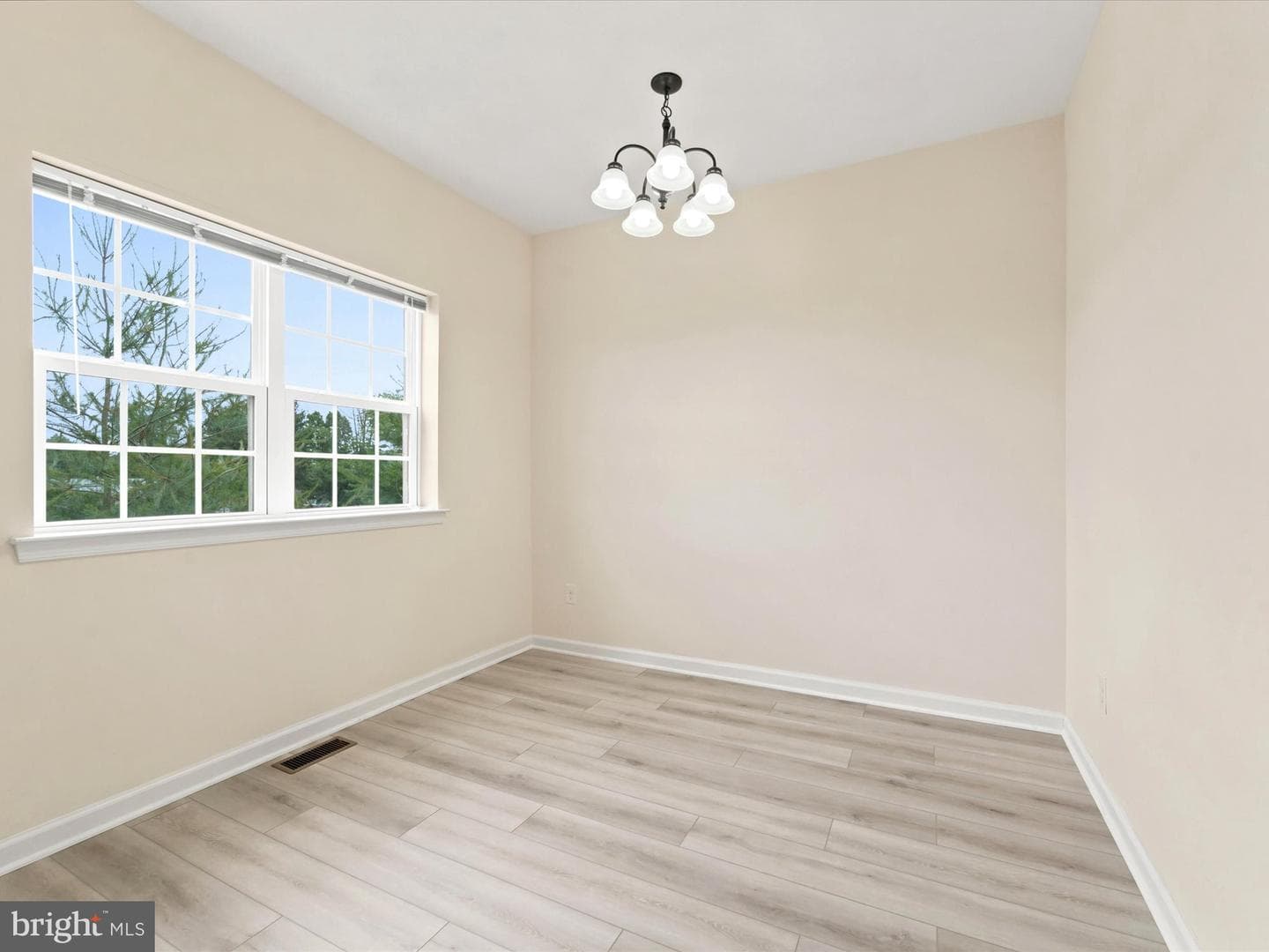145 Mercer Court photo 18