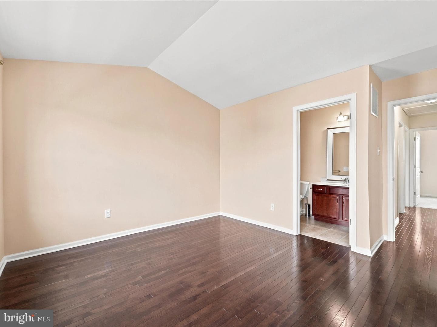 145 Mercer Court photo 5