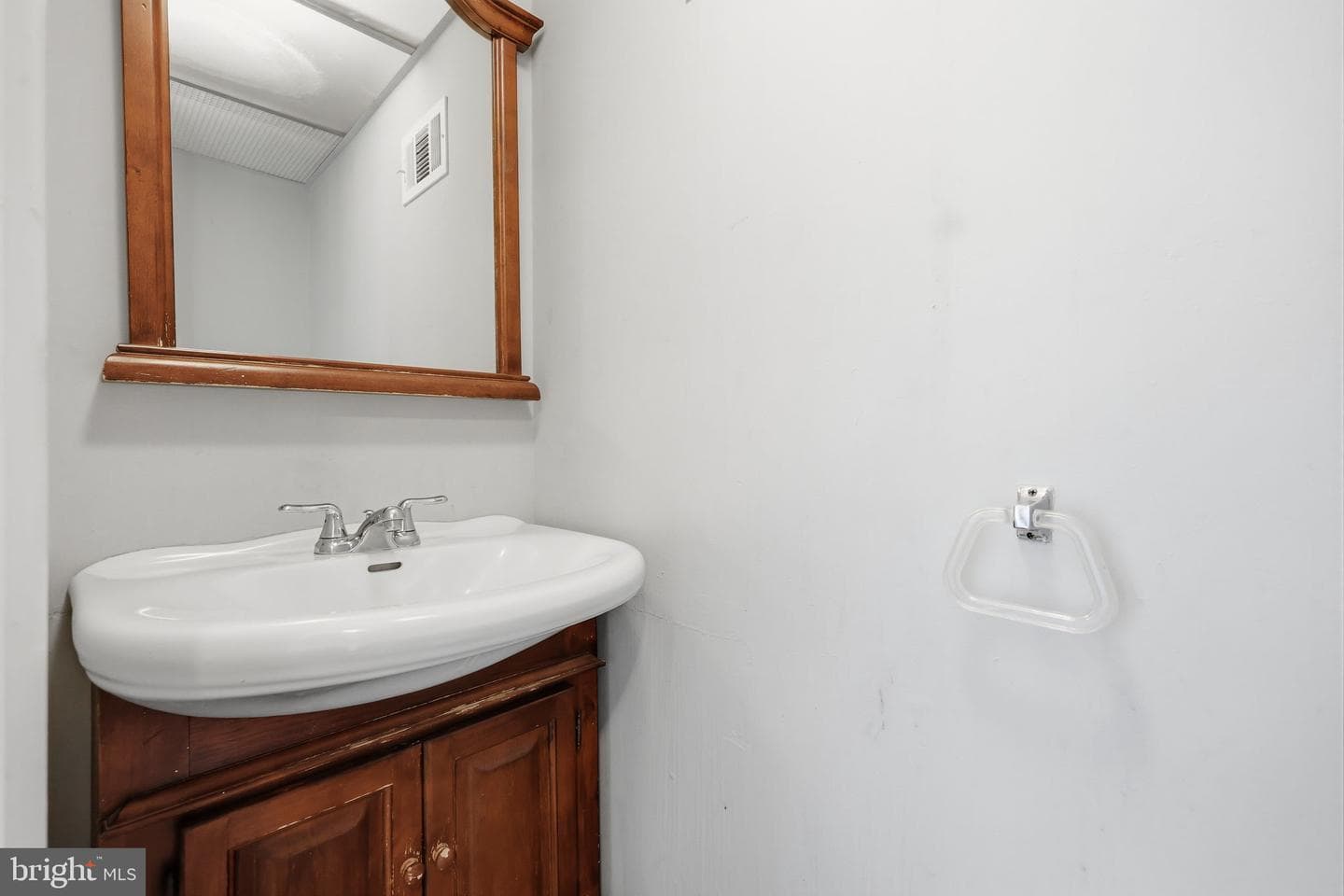 392 Rutgers Court photo 14