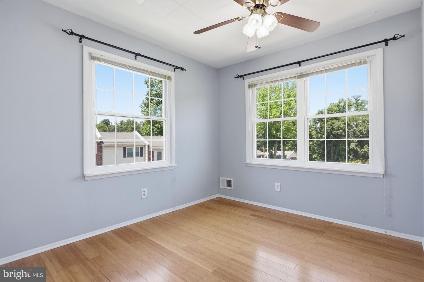 392 Rutgers Court photo 16