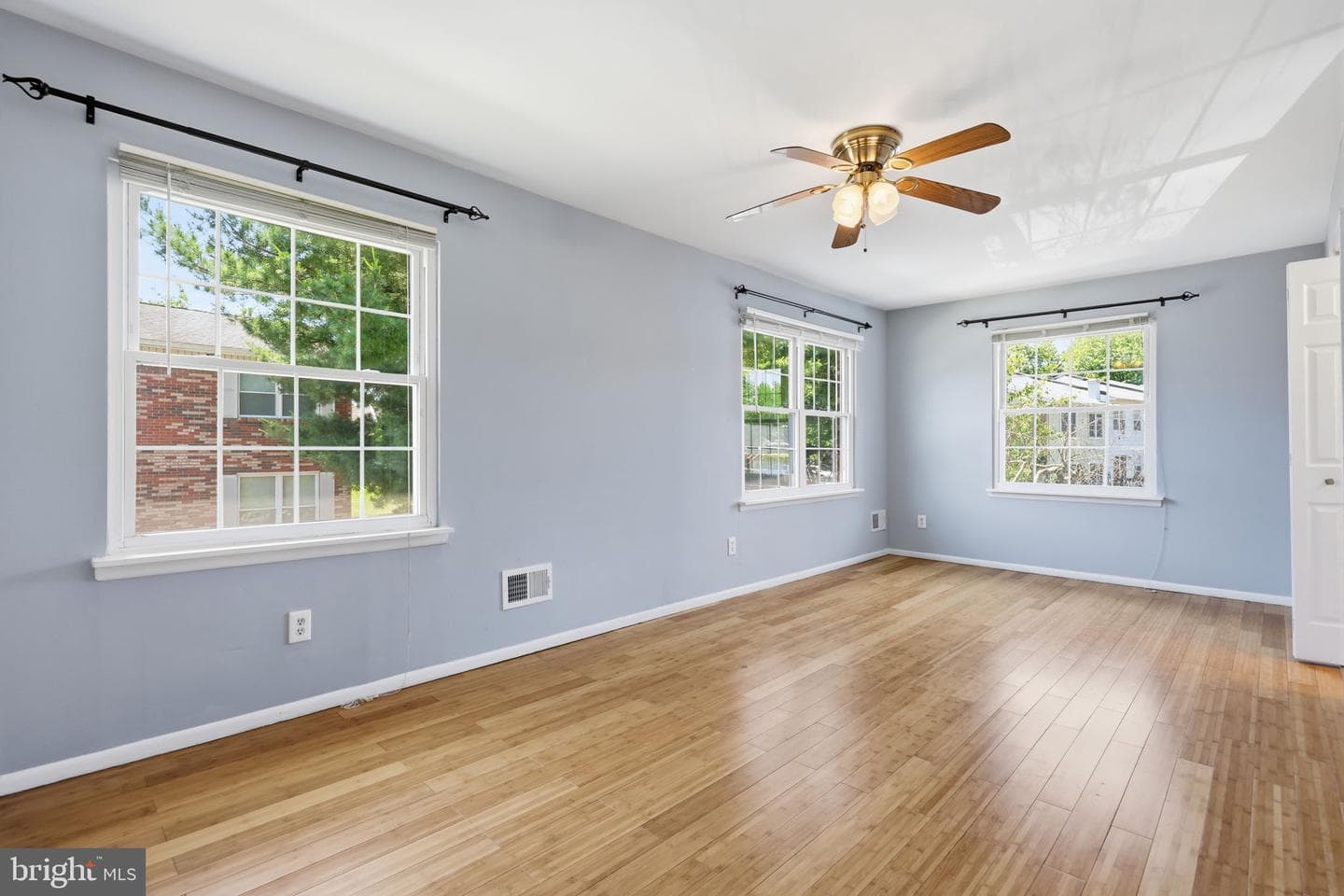 392 Rutgers Court photo 18