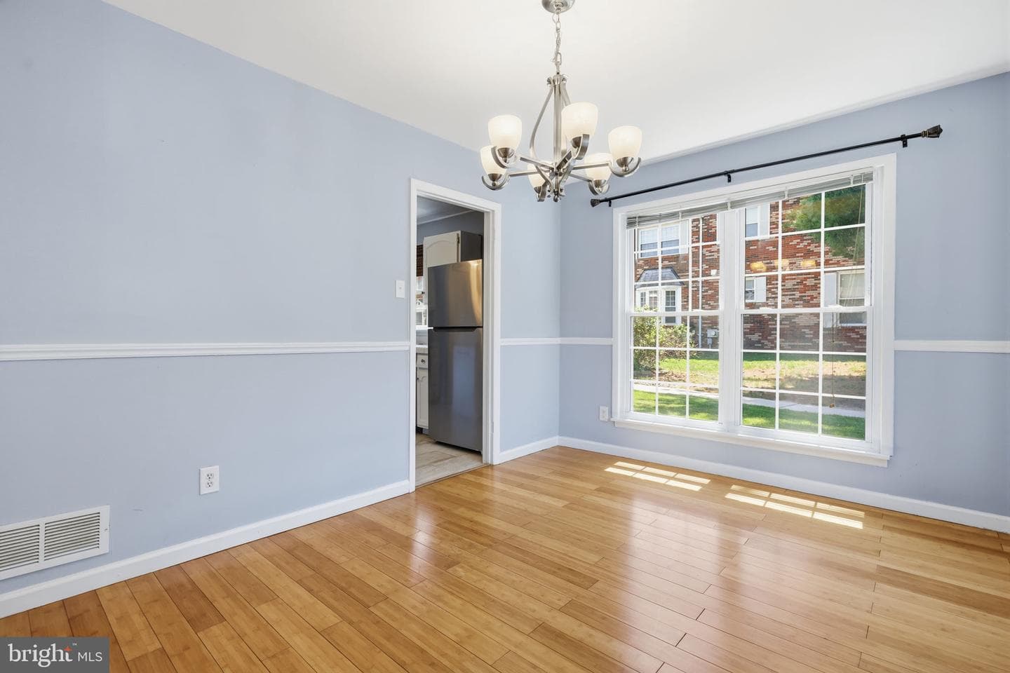 392 Rutgers Court photo 5
