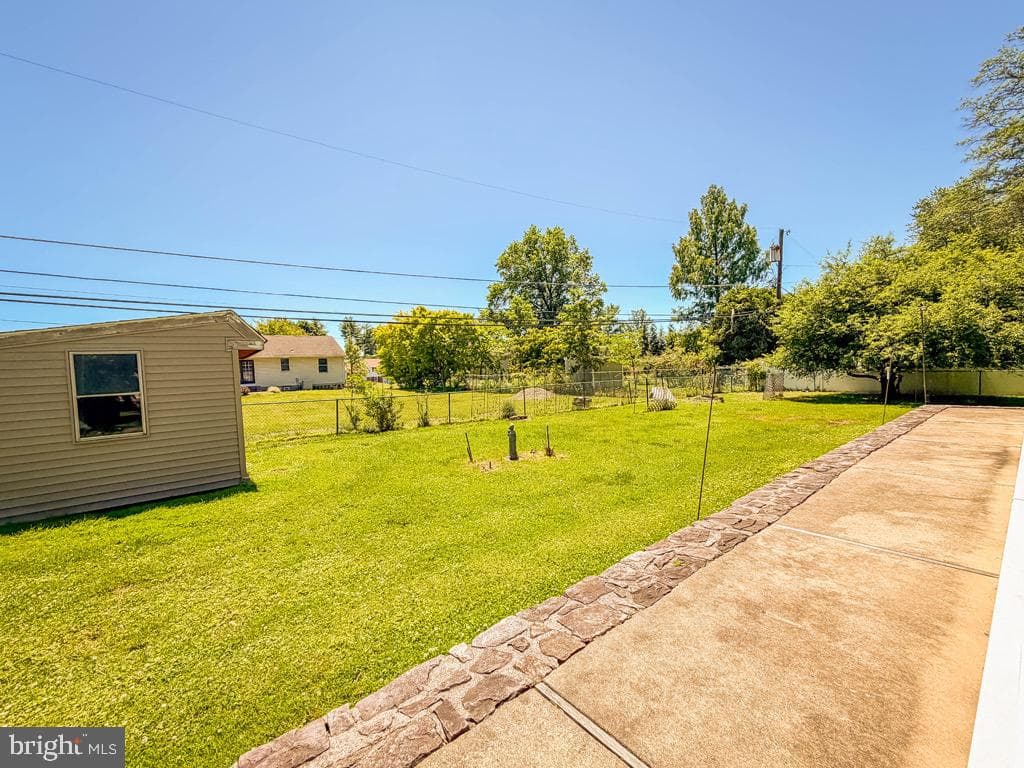 74 Meadow Lane photo 38