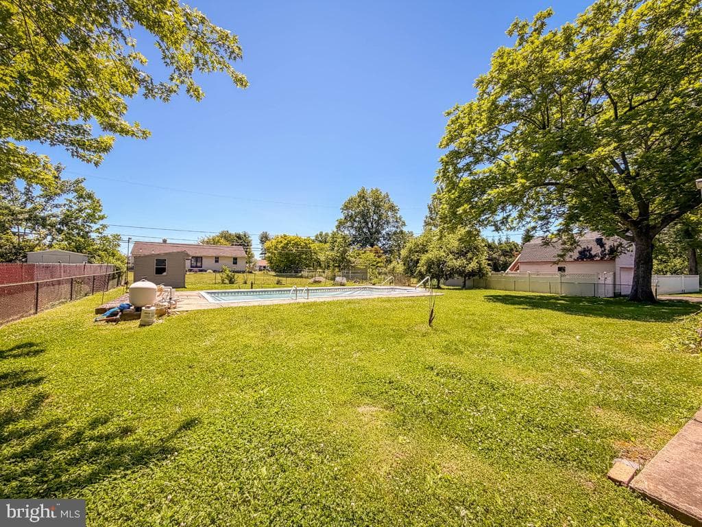 74 Meadow Lane photo 40