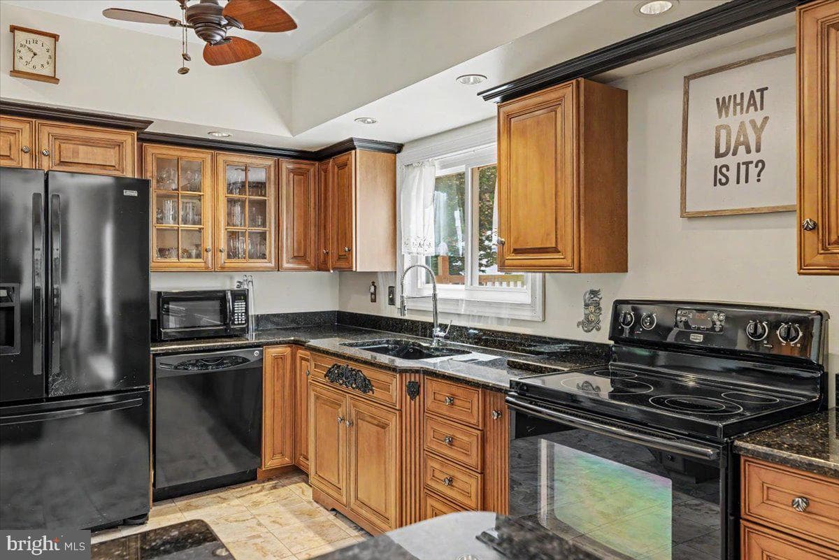 51 Martin Drive photo 19