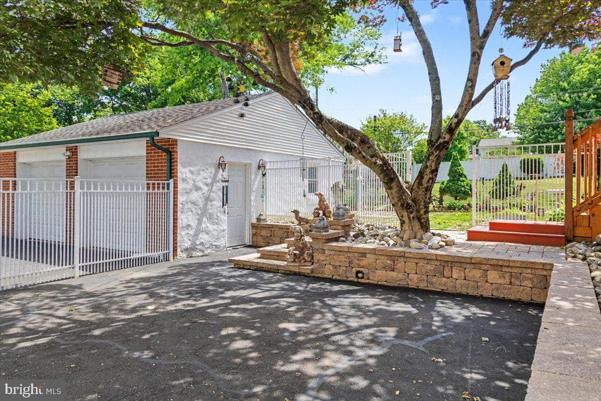 51 Martin Drive photo 27