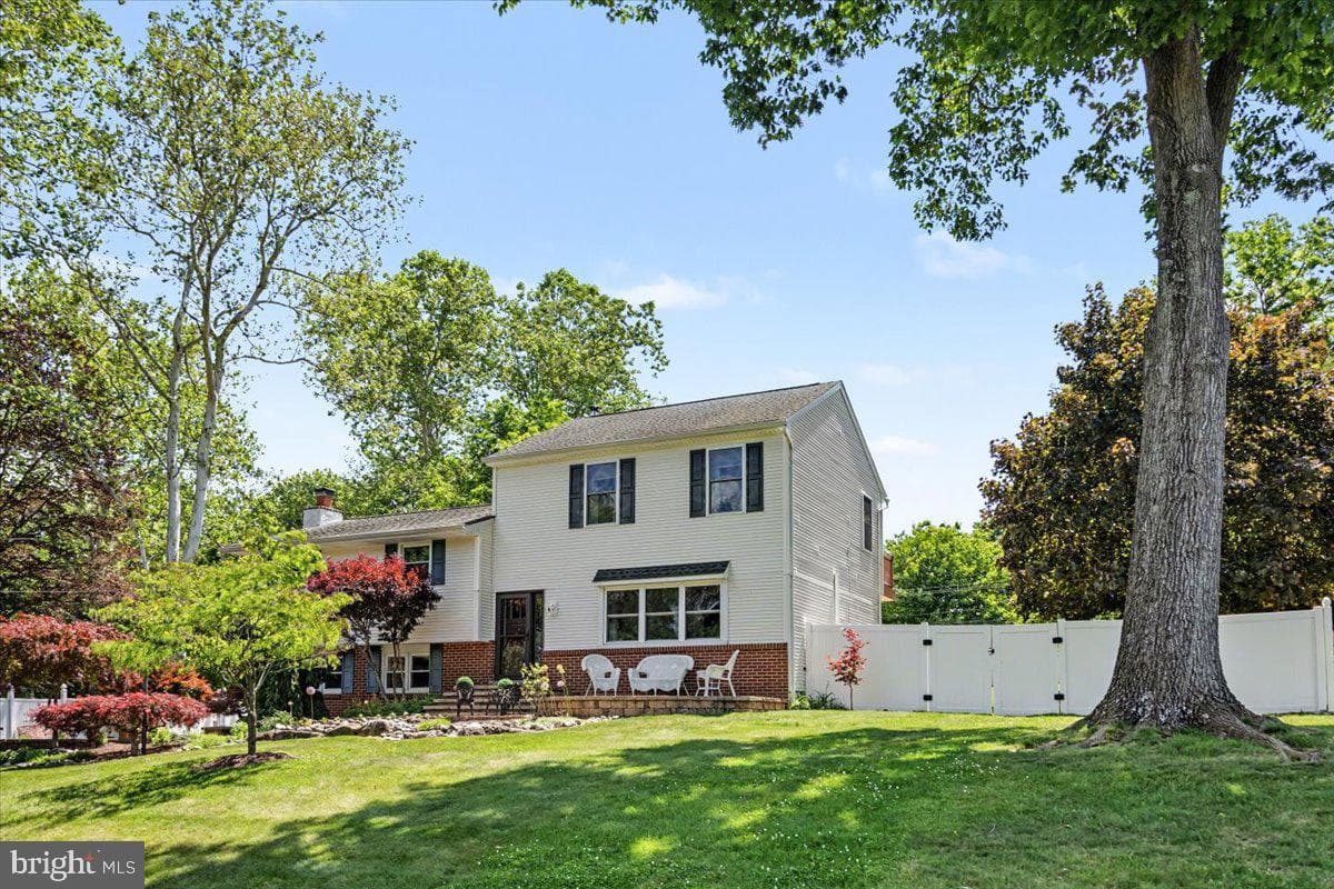 51 Martin Drive photo 3