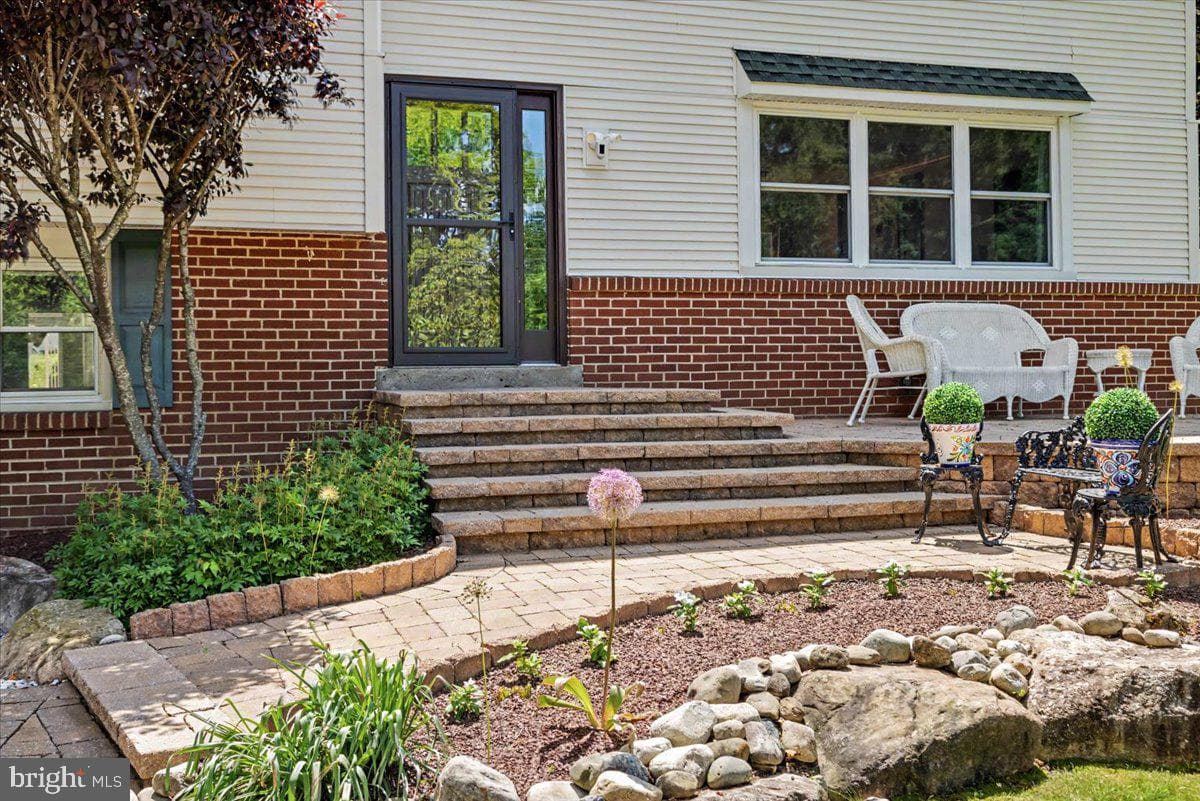 51 Martin Drive photo 7