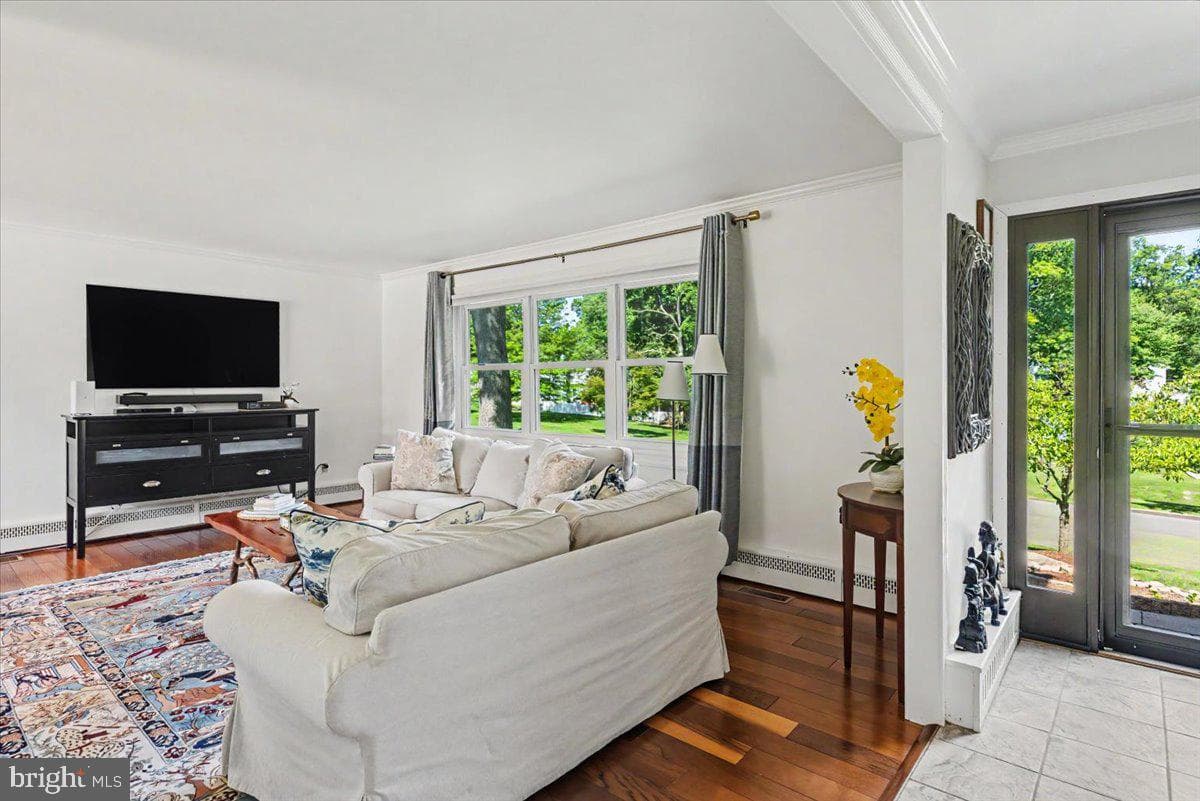 51 Martin Drive photo 9