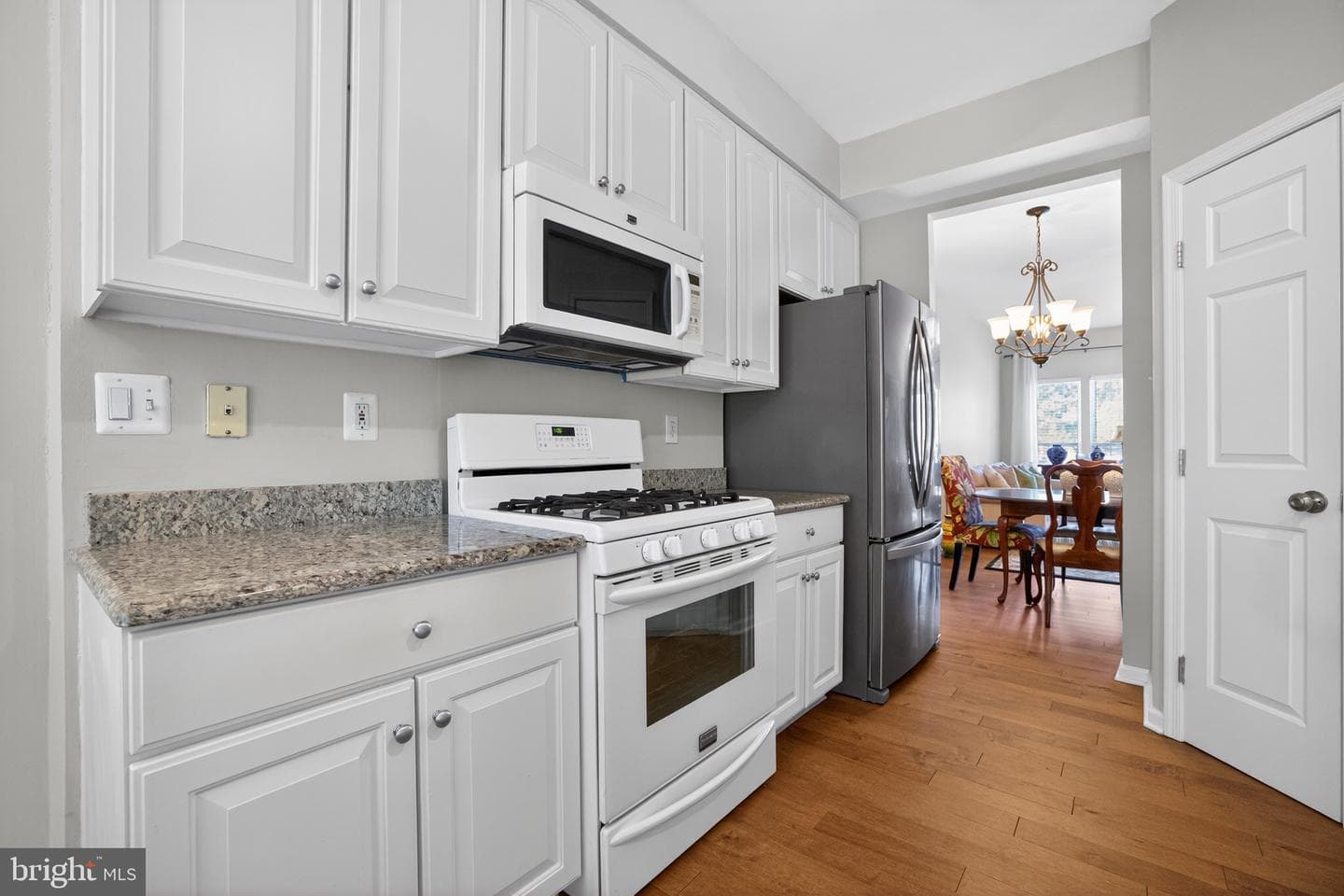 4488 Honeysuckle Lane photo 6
