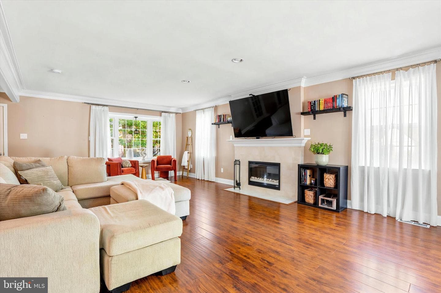 5758 Terrace Avenue photo 8
