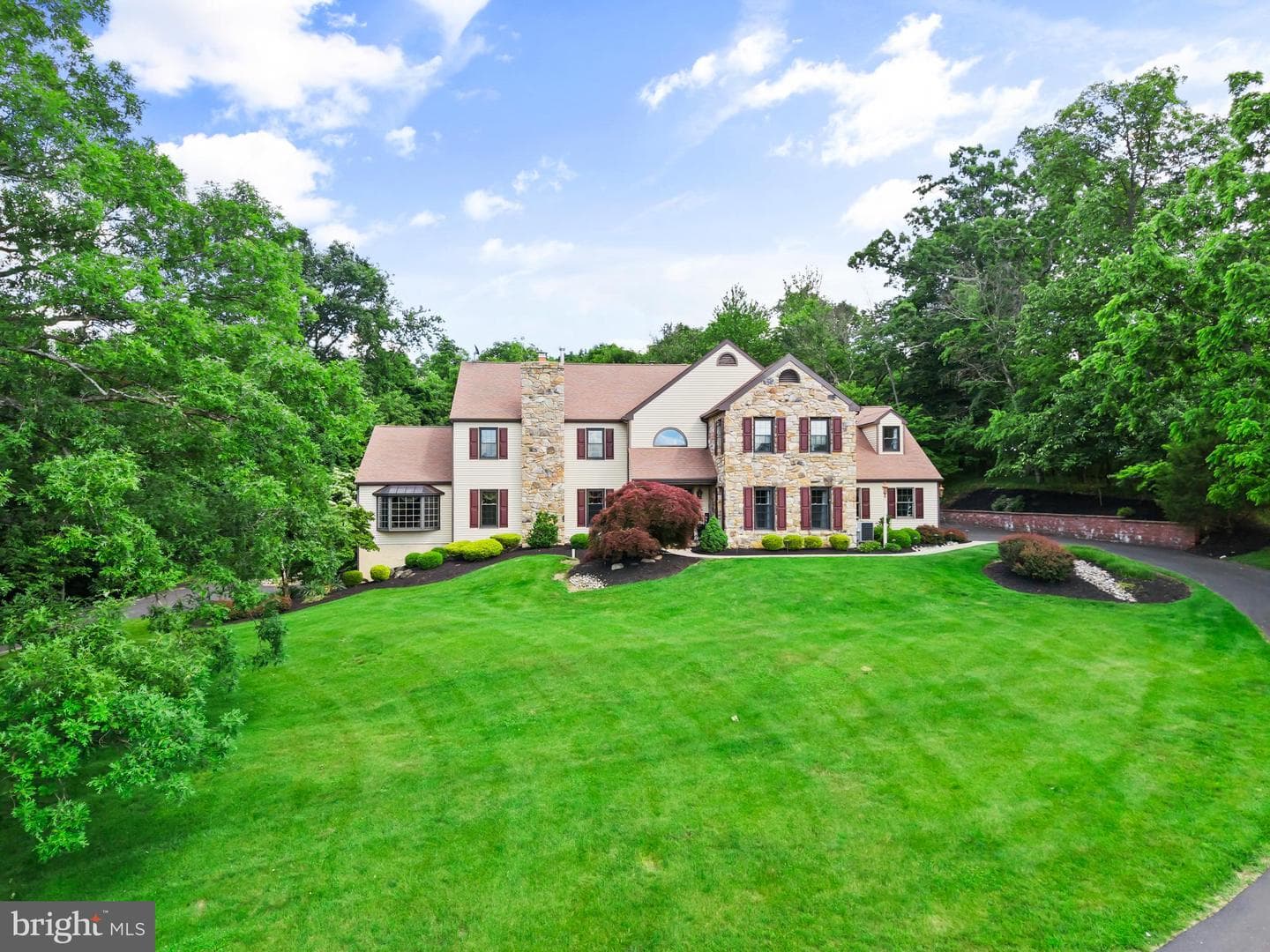 500 Deerfield Lane photo 3
