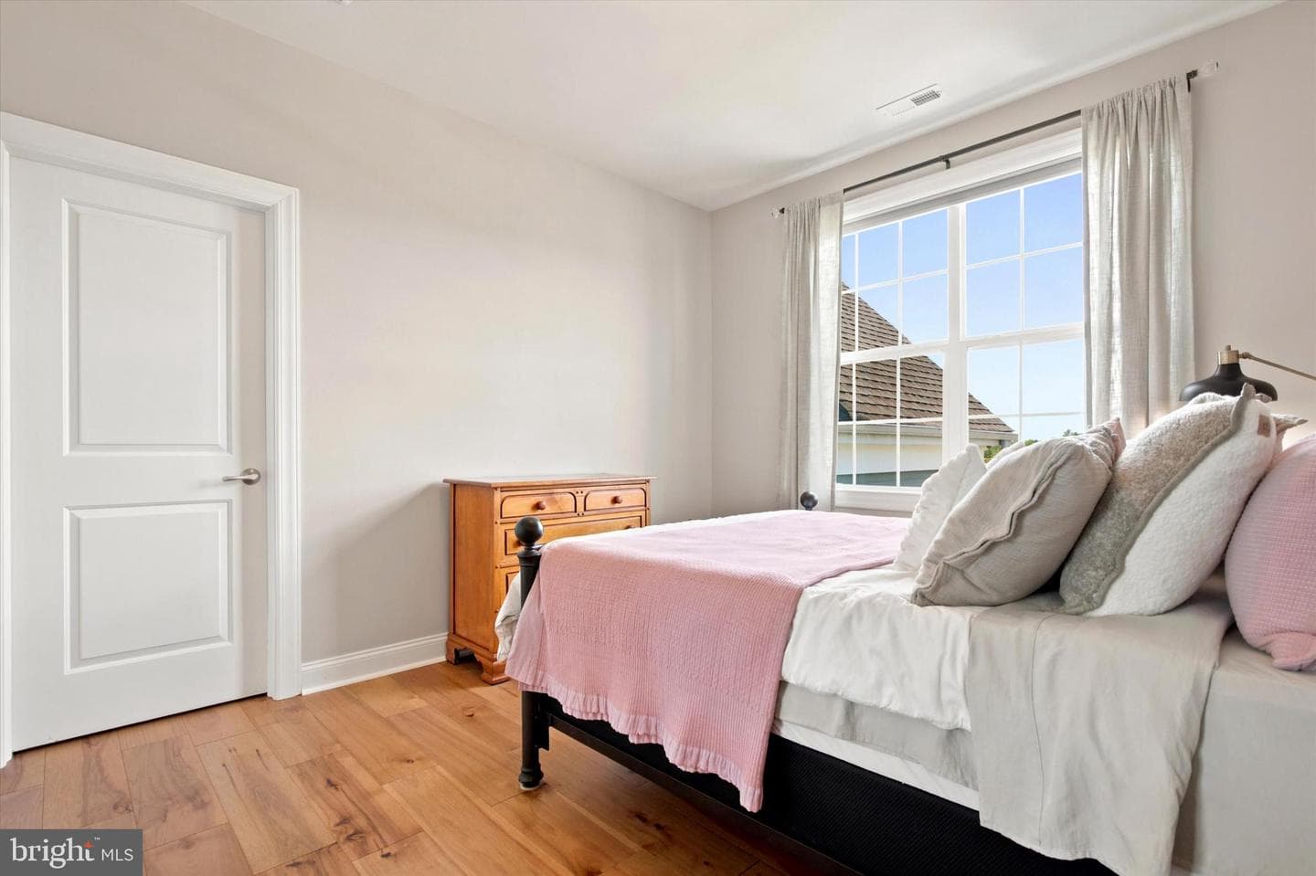 1 Bennett Lane photo 33