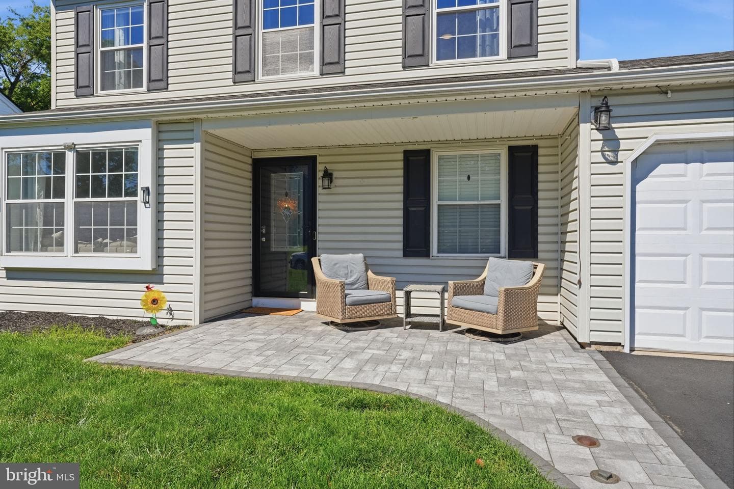 381 Alberts Way photo 3