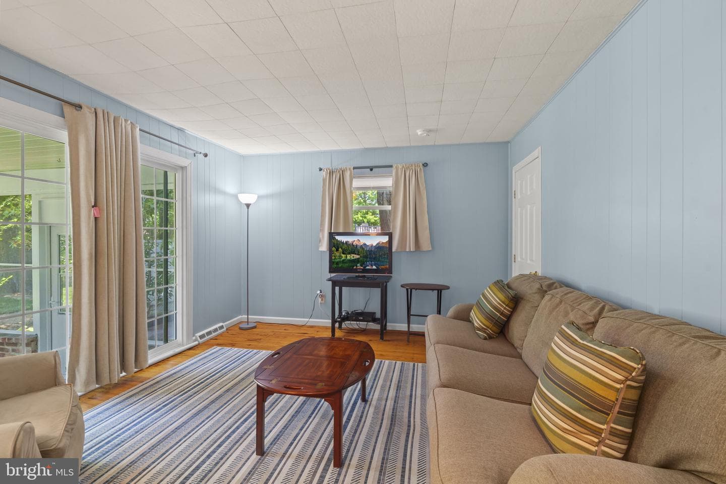 214 Westbury Drive photo 10